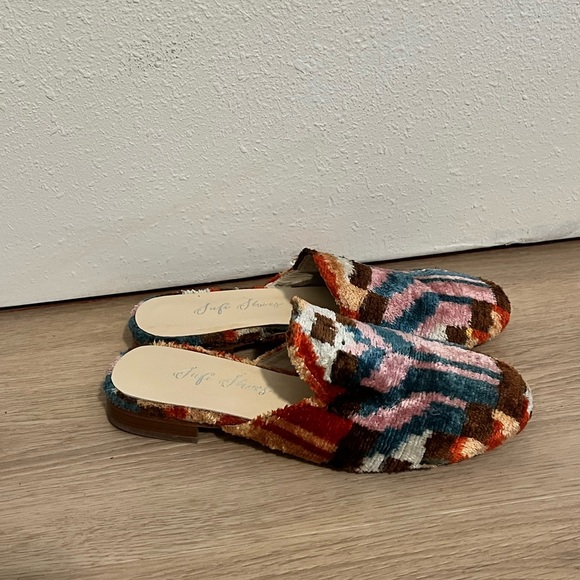 Colorful Patterned Slip-On Shoes - Picture 2 of 4